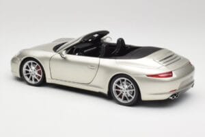 Porsche 911 991 Carrera S Kabriolett GT Hõbedane Metallik Minichamps 1:18 100061030 Metall - pilt 7/8