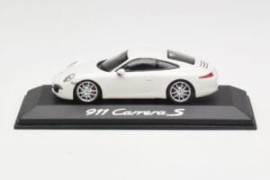 Porsche 911 991 Carrera S Valge IAA Frankfurt 2011 Minichamps 1:43 WAX20100090 Metall