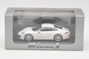 Porsche 911 991 Carrera S Valge IAA Frankfurt 2011 Minichamps 1:43 WAX20100090 Metall - pilt 5/5