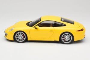 Porsche 911 991 Carrera S Racing Yellow Minichamps 1:18 100061021 Metall - pilt 4/8