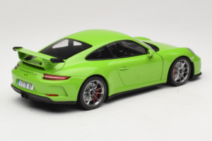Porsche 911 991 GT3 Roheline Shmee150 Minichamps 1:18 110067025 Metall - pilt 3/8