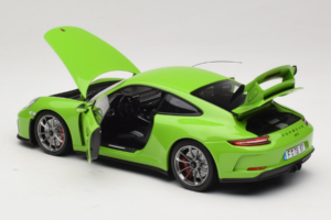 Porsche 911 991 GT3 Roheline Shmee150 Minichamps 1:18 110067025 Metall - pilt 5/8