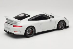 Porsche 911 991 GT3 Valge Hõbedaste Velgedega Minichamps 1:18 113062721 Metall - pilt 3/8