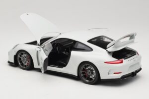 Porsche 911 991 GT3 Valge Hõbedaste Velgedega Minichamps 1:18 113062721 Metall - pilt 5/8