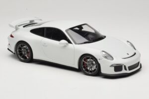 Porsche 911 991 GT3 Valge Hõbedaste Velgedega Minichamps 1:18 113062721 Metall - pilt 6/8
