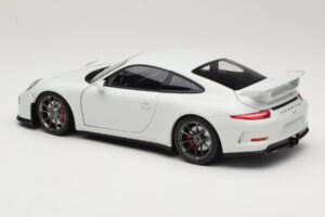 Porsche 911 991 GT3 Valge Hõbedaste Velgedega Minichamps 1:18 113062721 Metall - pilt 7/8