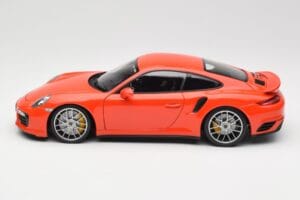 Porsche 911 991 Turbo S Lava Orange Minichamps 1:18 110067120 Metall - pilt 4/8
