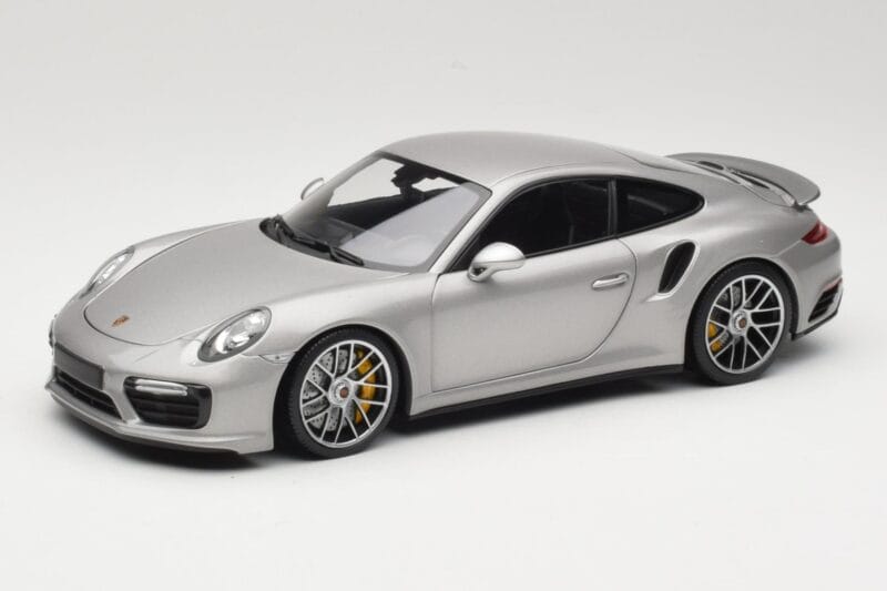 Porsche 911 991 Turbo S Hõbedane Minichamps 1:18 113067126 Metall