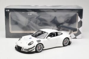 Porsche 911 991.1 GT3 R Valge Hõbedaste Velgedega Minichamps 1:18 153166000 Metall - pilt 6/6