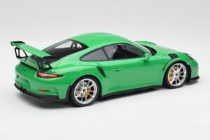 Porsche 911 991.1 GT3 RS Lizard Roheline & Hõbedased Rattad Minichamps 1:18 153066229 Metall - pilt 2/6