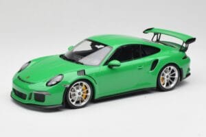 Porsche 911 991.1 GT3 RS Lizard Roheline & Hõbedased Rattad Minichamps 1:18 153066229 Metall