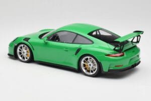 Porsche 911 991.1 GT3 RS Lizard Roheline & Hõbedased Rattad Minichamps 1:18 153066229 Metall - pilt 5/6