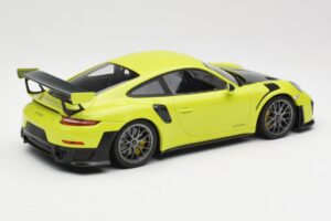 Porsche 911 991.2 GT2 RS Laimiroheline Hõbedaste Velgedega Minichamps 1:18 155068309 Metall - pilt 2/6