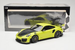 Porsche 911 991.2 GT2 RS Laimiroheline Hõbedaste Velgedega Minichamps 1:18 155068309 Metall - pilt 6/6