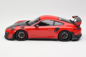 Porsche 911 GT2 RS 991.2 Punane Mustad Veljed Minichamps 1:18 155068307 Metall - pilt 3/6