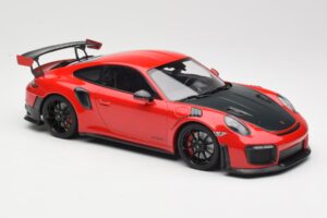 Porsche 911 GT2 RS 991.2 Punane Mustad Veljed Minichamps 1:18 155068307 Metall - pilt 4/6