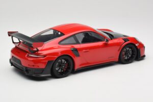 Porsche 911 GT2 RS 991.2 Punane Mustad Veljed Minichamps 1:18 155968307 Metall - pilt 2/6