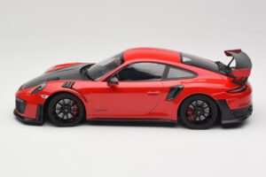 Porsche 911 GT2 RS 991.2 Punane Mustad Veljed Minichamps 1:18 155968307 Metall - pilt 3/6