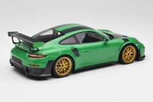 Porsche 911 991.2 GT2 RS Weissach Package British Racing Roheline & Kuldsed Rattad Minichamps 1:18 153068318 Metall - pilt 2/6