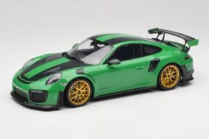 Porsche 911 991.2 GT2 RS Weissach Package British Racing Roheline & Kuldsed Rattad Minichamps 1:18 153068318 Metall