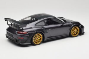 Porsche 911 991.2 GT2 RS Weissach Package Purple Metallic Kuldiste Magneesiumvelgedega Minichamps 1:18 153068322 Metall - pilt 2/6