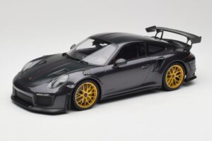 Porsche 911 991.2 GT2 RS Weissach Package Purple Metallic Kuldiste Magneesiumvelgedega Minichamps 1:18 153068322 Metall