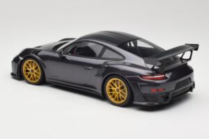 Porsche 911 991.2 GT2 RS Weissach Package Purple Metallic Kuldiste Magneesiumvelgedega Minichamps 1:18 153068322 Metall - pilt 5/6