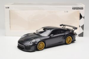 Porsche 911 991.2 GT2 RS Weissach Package Purple Metallic Kuldiste Magneesiumvelgedega Minichamps 1:18 153068322 Metall - pilt 6/6