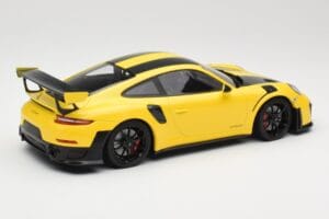 Porsche 911 991.2 GT2 RS Weissach Package Kollane Mustade Velgedega Minichamps 1:18 155068311 Metall - pilt 2/6