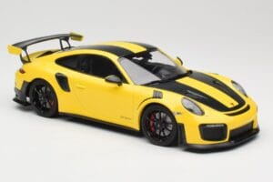 Porsche 911 991.2 GT2 RS Weissach Package Kollane Mustade Velgedega Minichamps 1:18 155068311 Metall - pilt 4/6