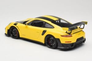 Porsche 911 991.2 GT2 RS Weissach Package Kollane Mustade Velgedega Minichamps 1:18 155068311 Metall - pilt 5/6