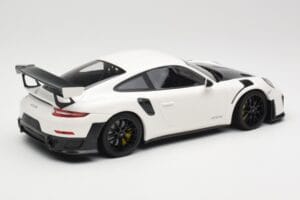 Porsche 911 991.2 GT2 RS Valge Mustade Velgedega Minichamps 1:18 155068310 Metall - pilt 2/6