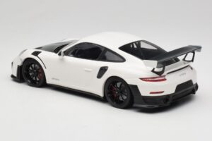 Porsche 911 991.2 GT2 RS Valge Minichamps 1:18 155068301 Metall - pilt 5/6