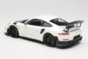 Porsche 911 991.2 GT2 RS Valge Mustade Velgedega Minichamps 1:18 155068310 Metall - pilt 5/6