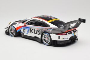Porsche 911 991.2 GT3 R #17 Kues Team 75 Bernhard M. Christensen / K. Cairoli 24 Hours of Nurburgring 2018 Minichamps 1:18 15 - pilt 5/6