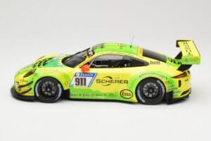 Porsche 911 991.2 GT3 R #911 Manthey Racing R. Dumas / F. Makowiecki 24 Hours of Nurburgring 2017 Minichamps 1:18 155176911 M - pilt 3/6