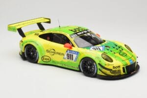 Porsche 911 991.2 GT3 R #911 Manthey Racing R. Dumas / F. Makowiecki 24 Hours of Nurburgring 2017 Minichamps 1:18 155176911 M - pilt 4/6