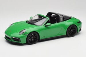 Porsche 911 991.2 Targa 4 GTS British Racing Roheline Minichamps 1:18 155061065 Metall