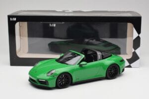 Porsche 911 991.2 Targa 4 GTS British Racing Roheline Minichamps 1:18 155061065 Metall - pilt 6/6