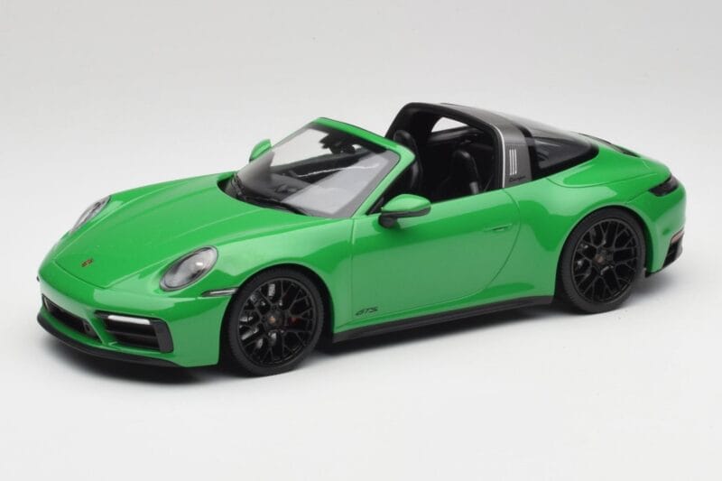 Porsche 911 991.2 Targa 4 GTS British Racing Roheline Minichamps 1:18 155061065 Metall