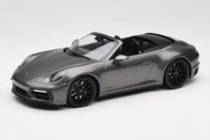 Porsche 911 992 Carrera 4 GTS Kabriolett Grey Metallic Minichamps 1:18 155063031 Metall