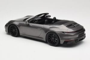 Porsche 911 992 Carrera 4 GTS Kabriolett Grey Metallic Minichamps 1:18 155063031 Metall - pilt 5/6