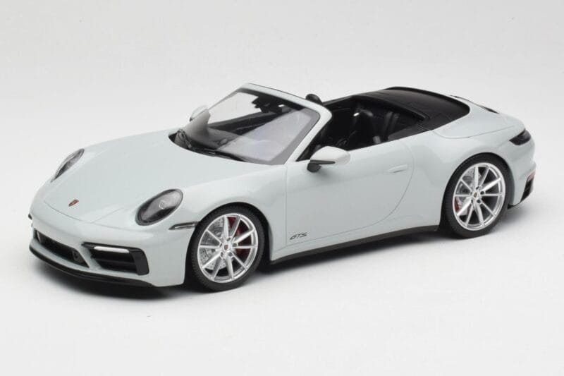 Porsche 911 992 Carrera 4 GTS Kabriolett Hall Minichamps 1:18 155063034 Metall