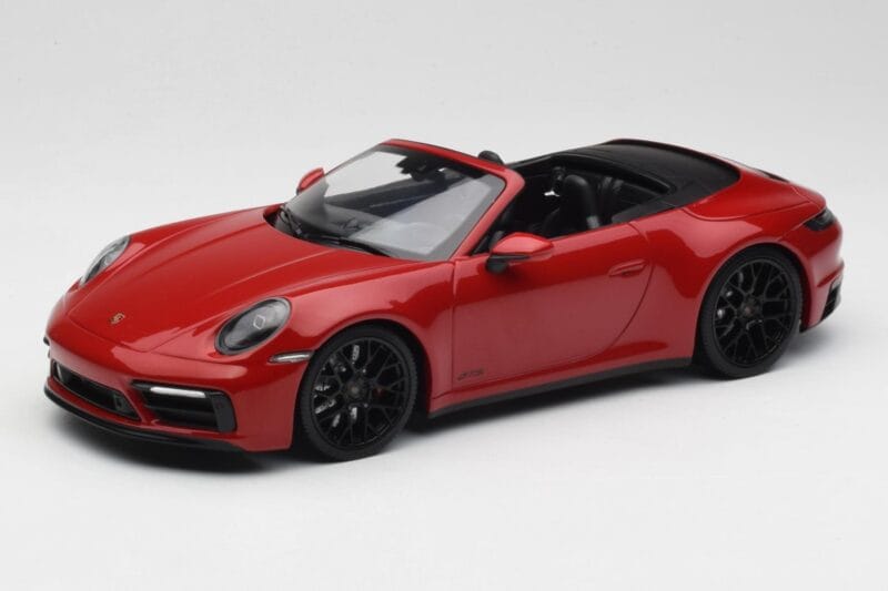 Porsche 911 992 Carrera 4 GTS Kabriolett Punane Minichamps 1:18 155063032 Metall