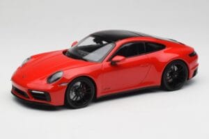 Porsche 911 992 Carrera 4 GTS Punane Minichamps 1:18 155063100 Metall