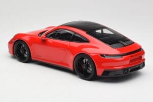 Porsche 911 992 Carrera 4 GTS Punane Minichamps 1:18 155063100 Metall - pilt 5/6