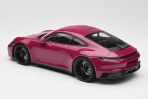 Porsche 911 992 Carrera 4 GTS Rubystar Minichamps 1:18 155063102 Metall - pilt 5/6