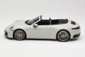 Porsche 911 992 Carrera 4S Kabriolett Hall Minichamps 1:18 155067335 Metall - pilt 3/6