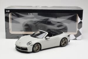Porsche 911 992 Carrera 4S Kabriolett Hall Minichamps 1:18 155067335 Metall - pilt 6/6