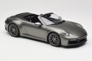 Porsche 911 992 Carrera 4S Kabriolett Mamba Green Metallic Minichamps 1:18 155067337 Metall - pilt 4/6